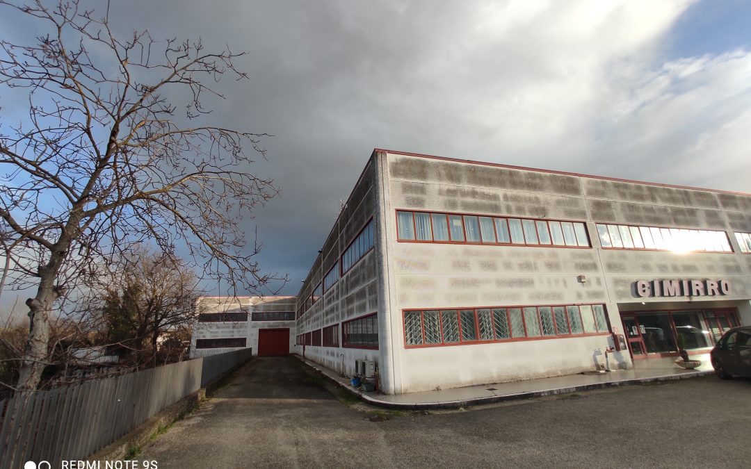 Capannone commerciale ed industriale